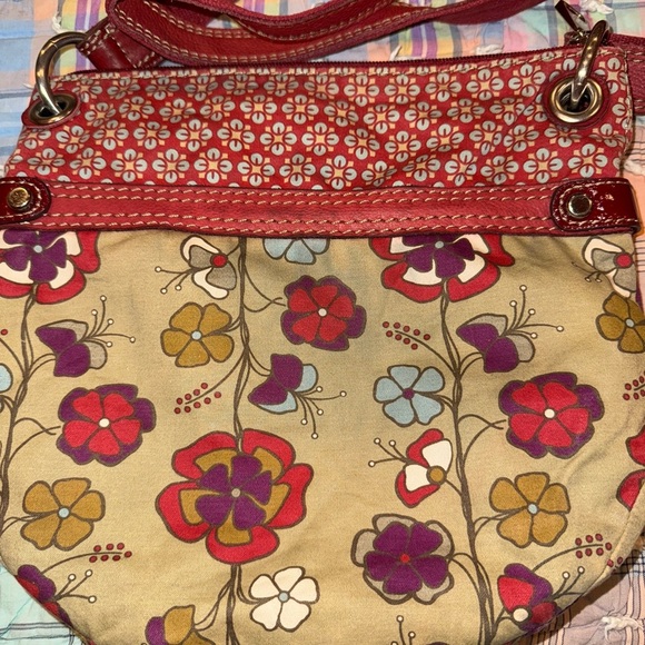 Fossil Floral Red and Cream Women's Bag. (BT 1) - Picture 2 of 13